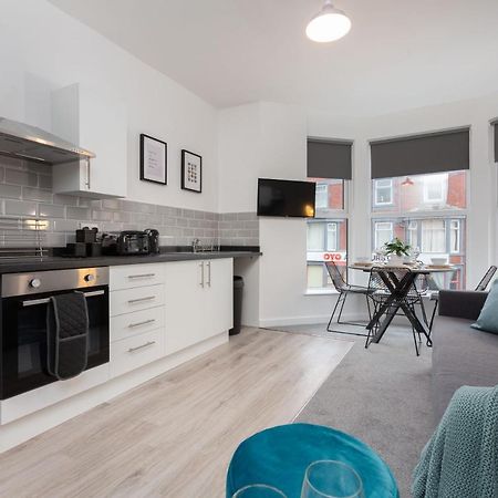 Charles Alexander Short Stay - Charnley House Apartments Blackpool Kültér fotó
