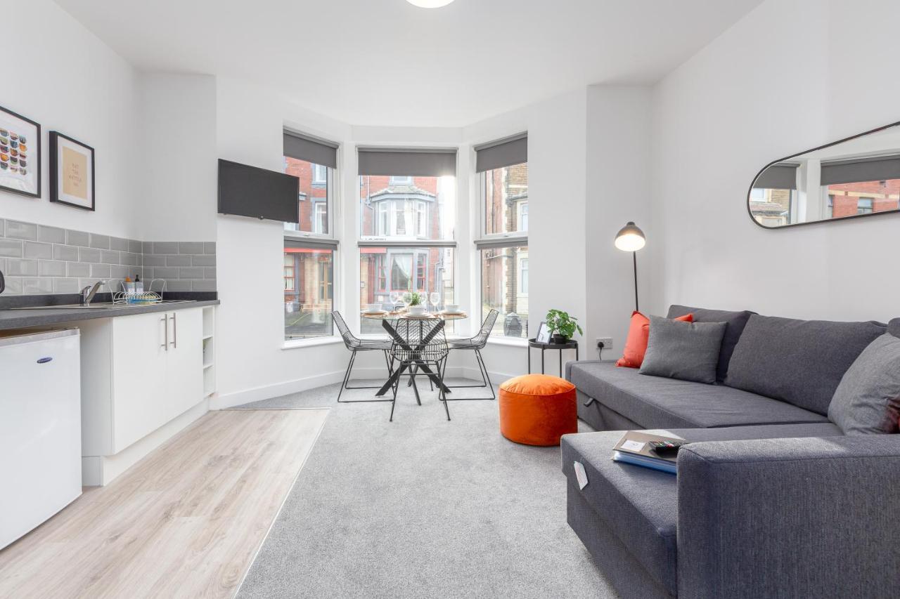 Charles Alexander Short Stay - Charnley House Apartments Blackpool Kültér fotó